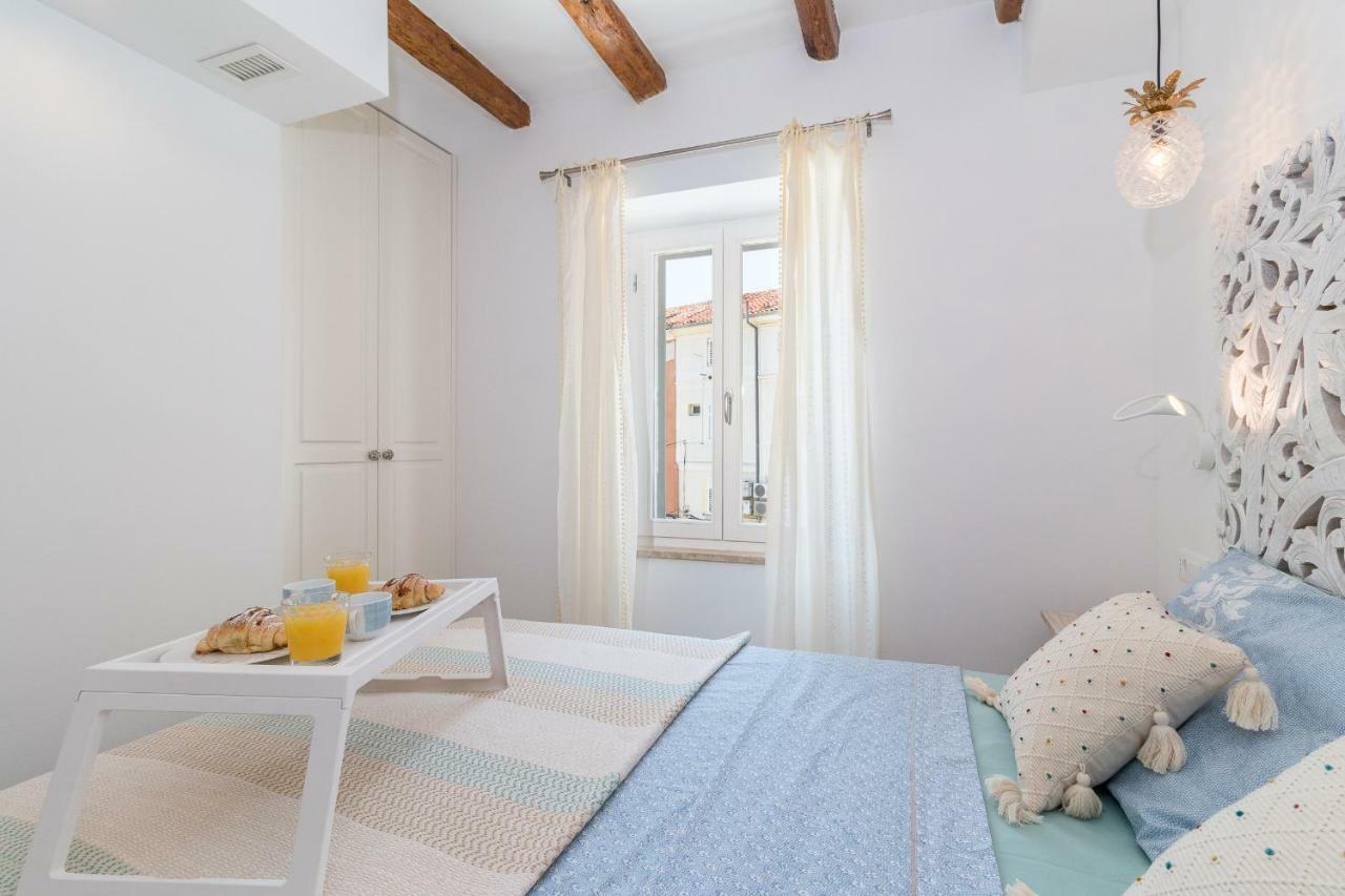 Deluxe Apartment Vera Rovigno Esterno foto